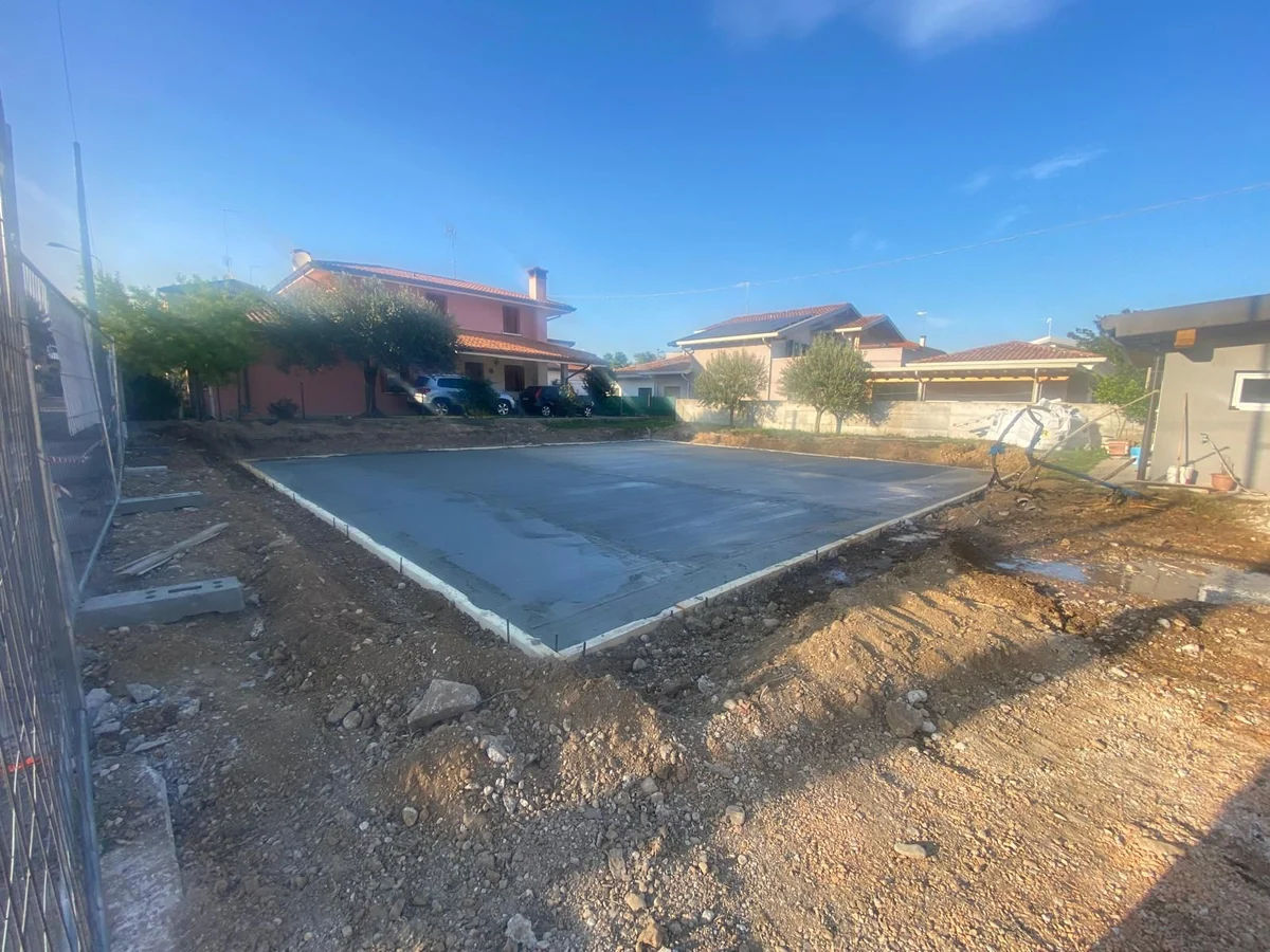 Fotografia della platea di fondazione della residenza privata